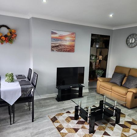 Fm Homes & Apartments 3 Bedroom Motherwell Exteriör bild